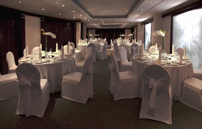 Kingsgate Hotel By Millennium