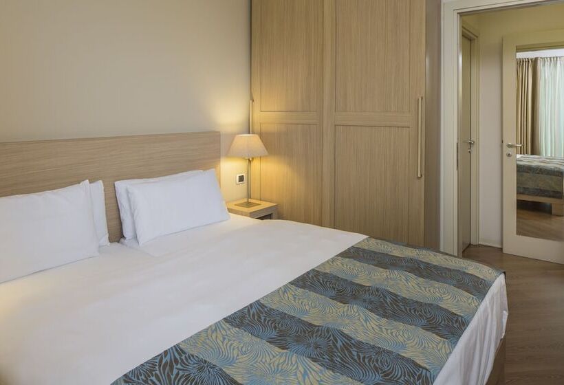 فندق Resort Lake Garda