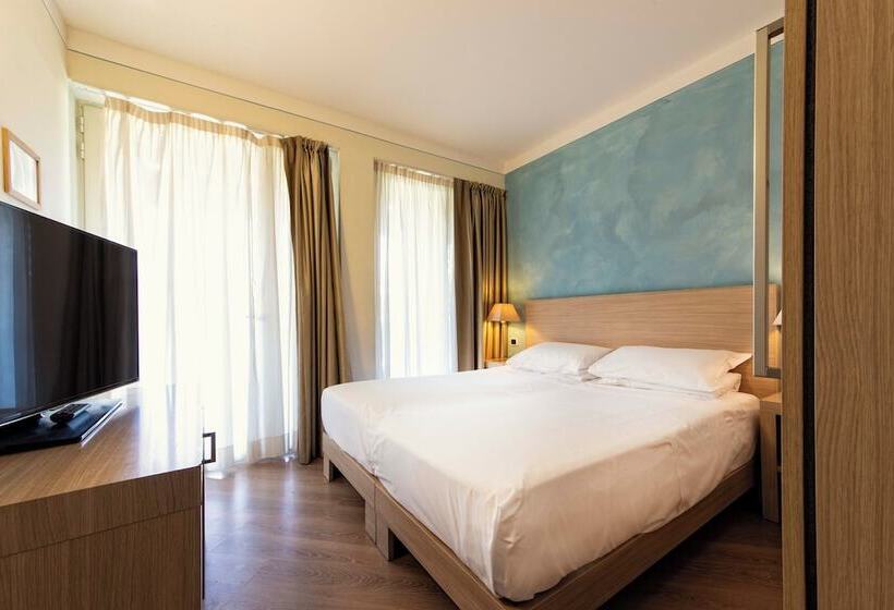 فندق Resort Lake Garda