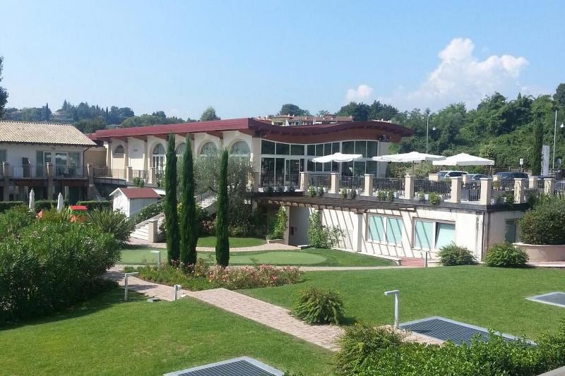 فندق Resort Lake Garda