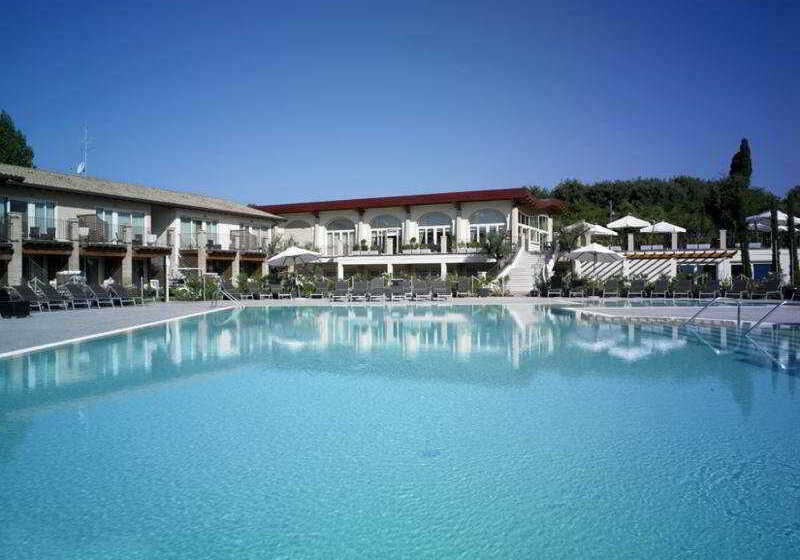 فندق Resort Lake Garda