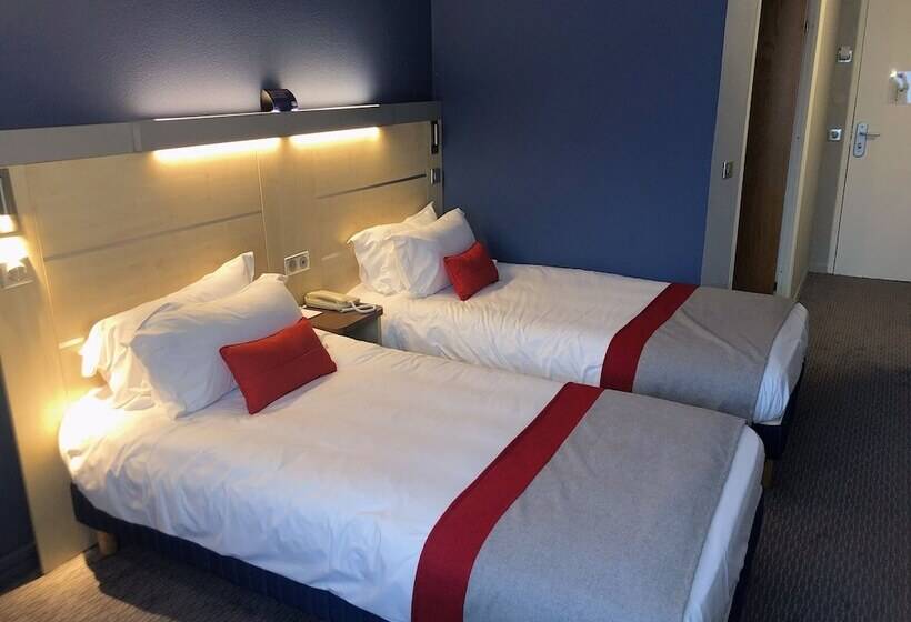 Отель Le Domaine Des Fontaines   Hôtel & Petit Déjeuner