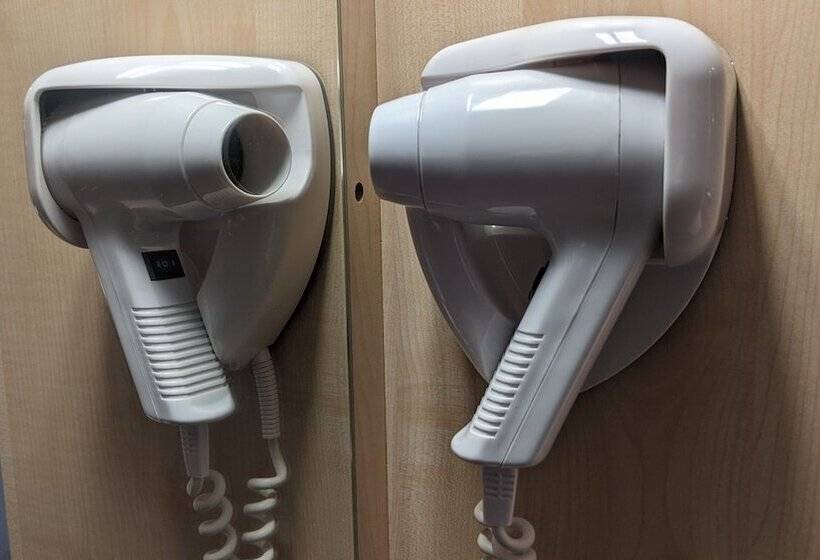 Отель Le Domaine Des Fontaines   Hôtel & Petit Déjeuner