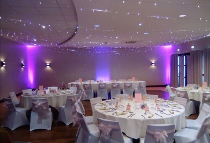 Отель Le Domaine Des Fontaines   Hôtel & Petit Déjeuner