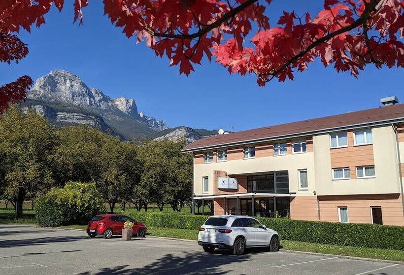 Отель Le Domaine Des Fontaines   Hôtel & Petit Déjeuner
