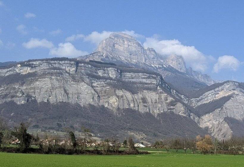 Отель Le Domaine Des Fontaines   Hôtel & Petit Déjeuner