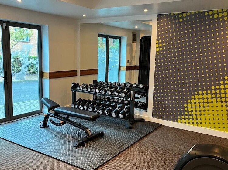 فندق Legacy Preston International