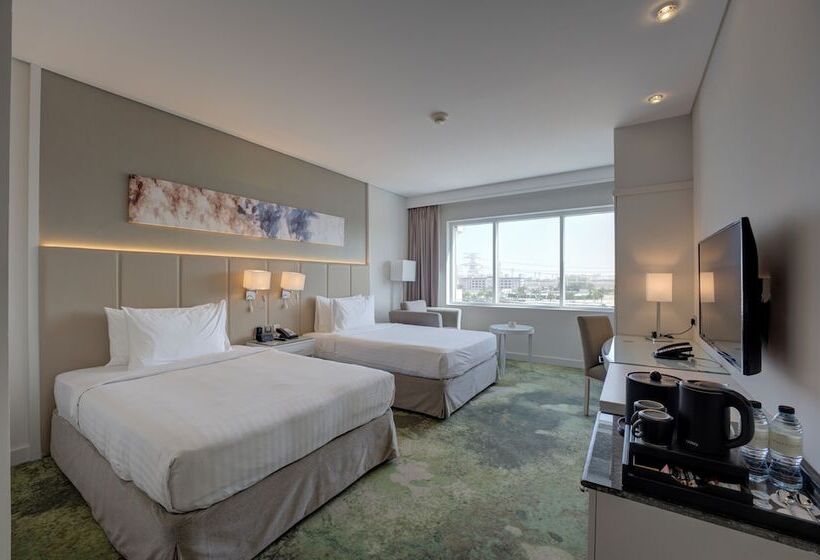 هتل Millennium Lakeview