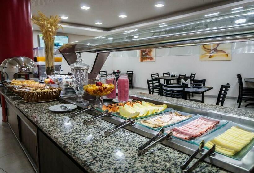 호텔 Nacional Inn Porto Alegre   Próximo Ao Araújo Vianna E Ao Complexo Hospitalar Santa Casa