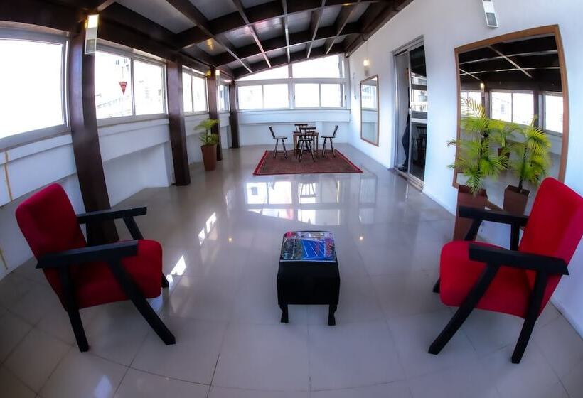 호텔 Nacional Inn Porto Alegre   Próximo Ao Araújo Vianna E Ao Complexo Hospitalar Santa Casa