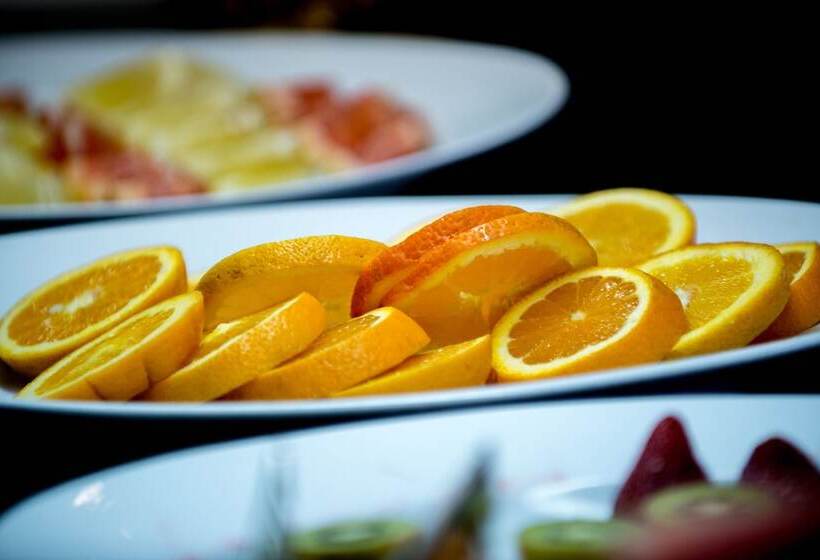 Отель Neptuno Beach