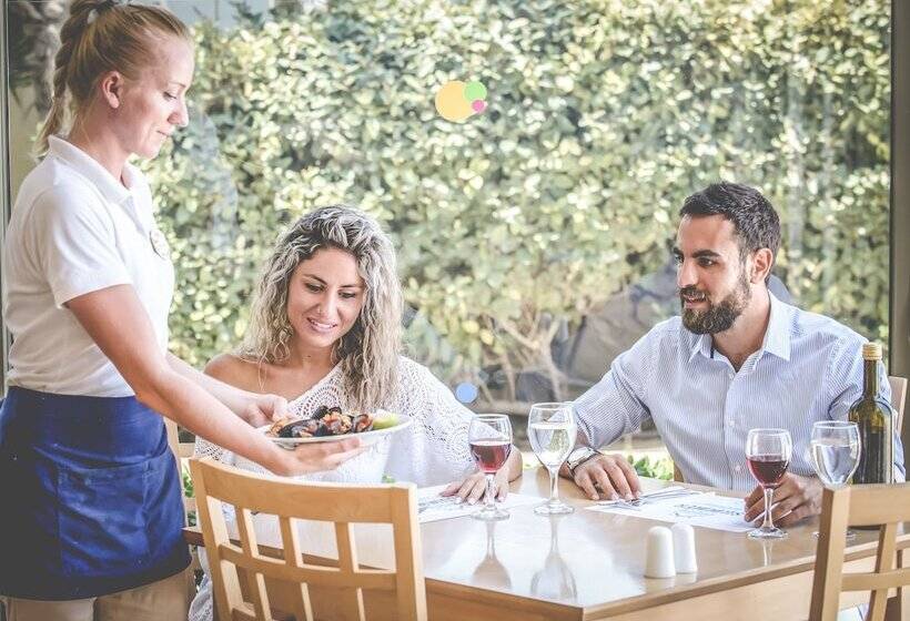 Отель Neptuno Beach