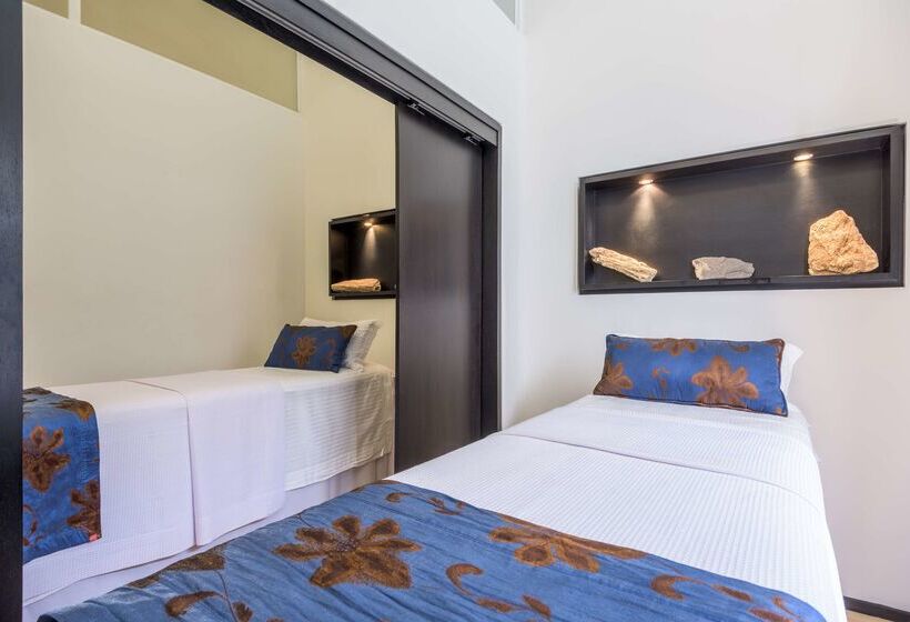 هتل NH Collection Medellin Royal