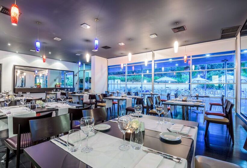 فندق NH Collection Medellin Royal