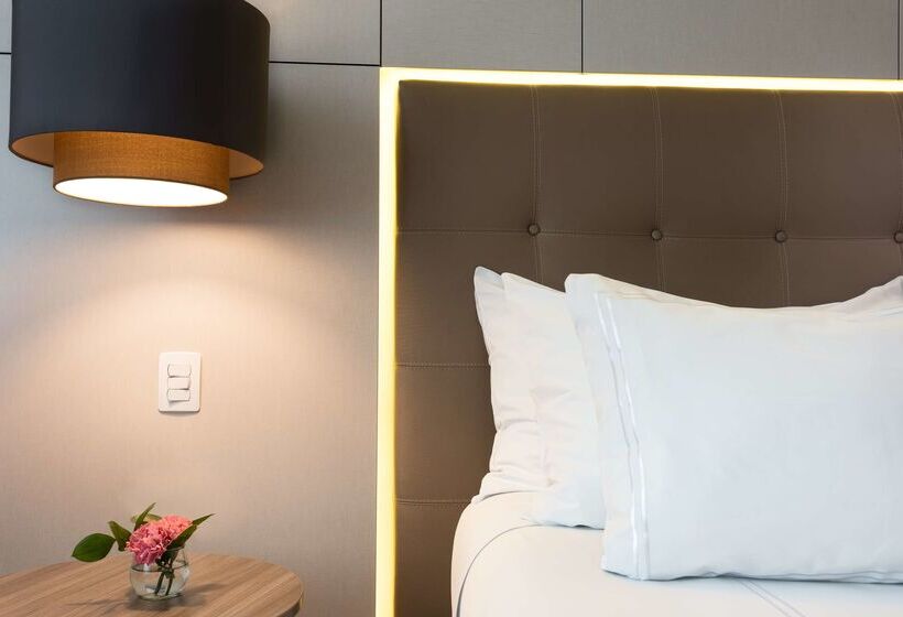 فندق NH Collection Medellin Royal