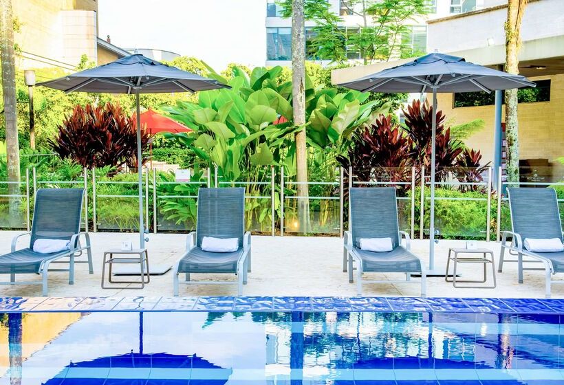 فندق NH Collection Medellin Royal