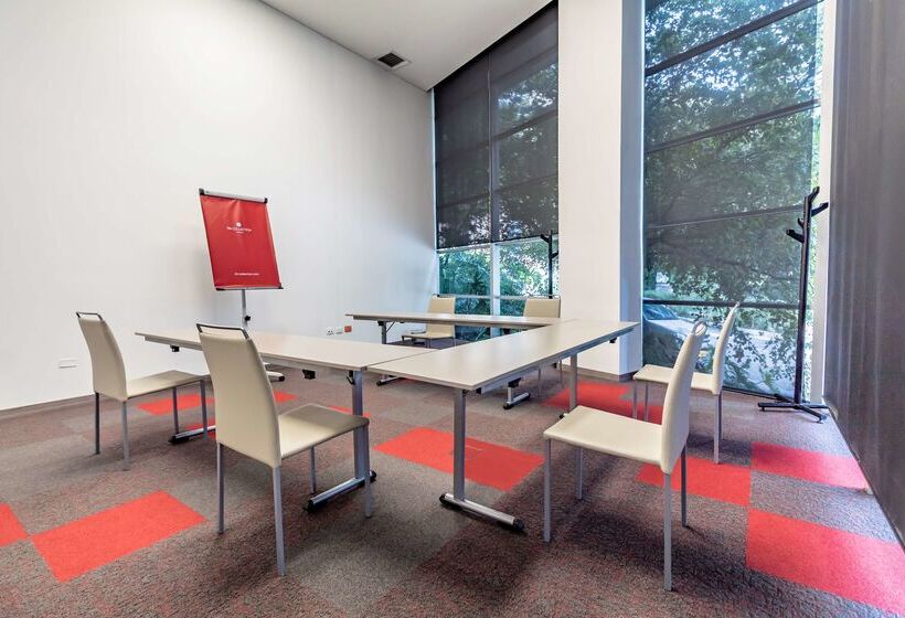 فندق NH Collection Medellin Royal