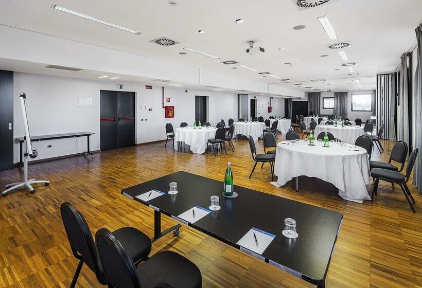 בית מלון כפרי NH Milano Fiera