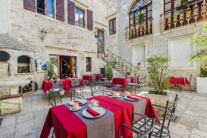 בית מלון כפרי Palace Derossi