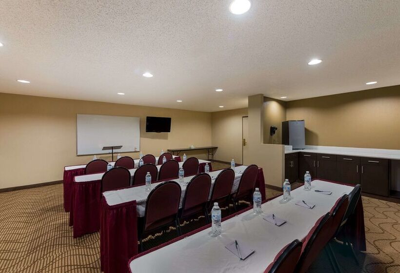 בית מלון כפרי Quality Inn