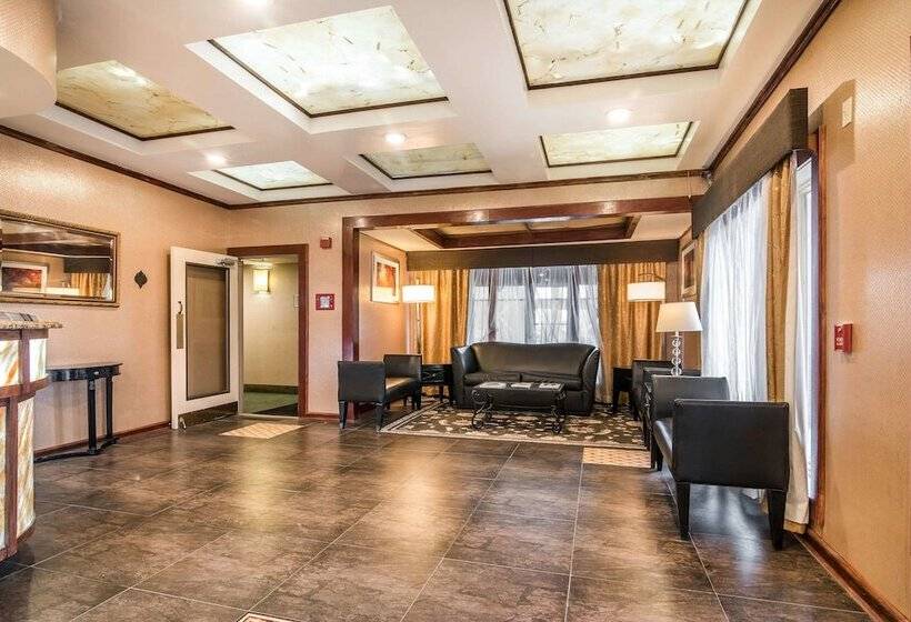 هتل Quality Inn Rutland