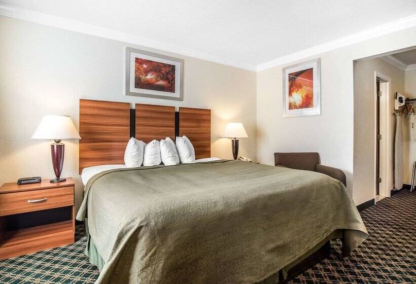 هتل Quality Inn Rutland