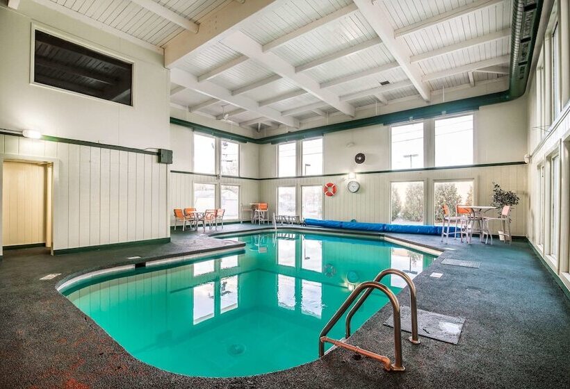 هتل Quality Inn Rutland