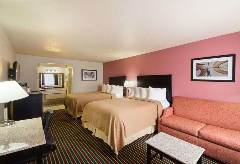 فندق Baymont By Wyndham Del Rio