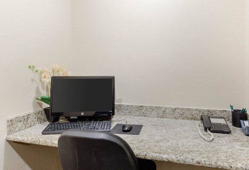 ホテル Quality Suites Houston Nw Cyfair