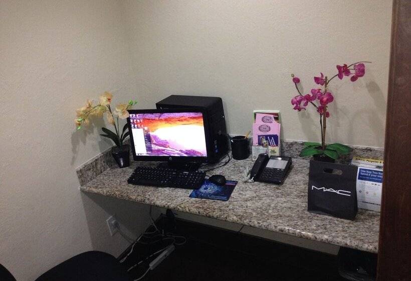 ホテル Quality Suites Houston Nw Cyfair