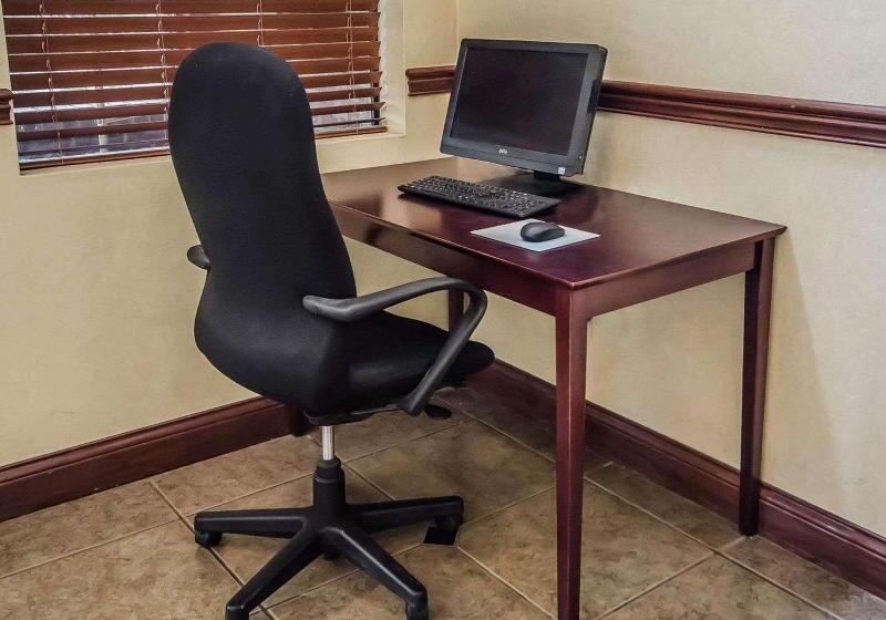 酒店 Quality Suites