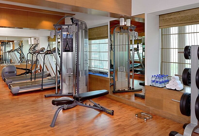 ホテル Radisson Mumbai Goregaon