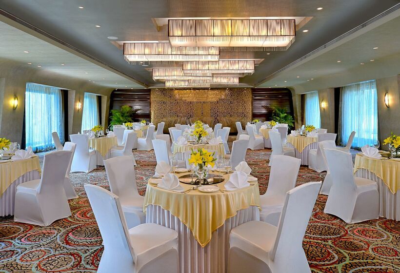 ホテル Radisson Mumbai Goregaon