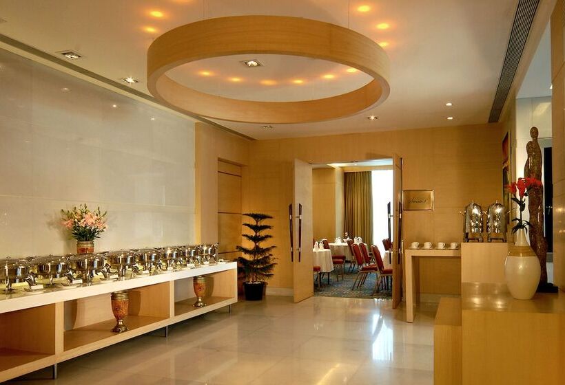 ホテル Radisson Mumbai Goregaon