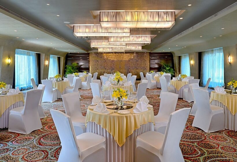 فندق Radisson Mumbai Goregaon