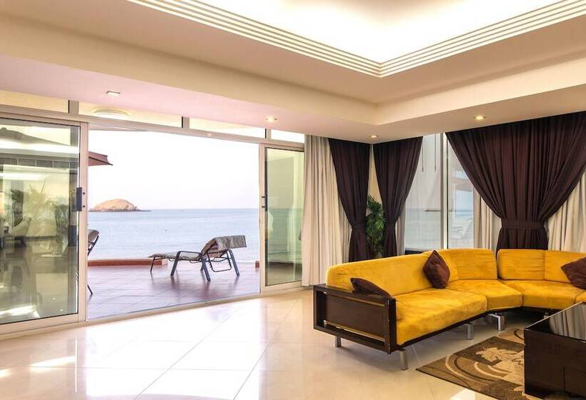 Royal Beach Hotel & Resort