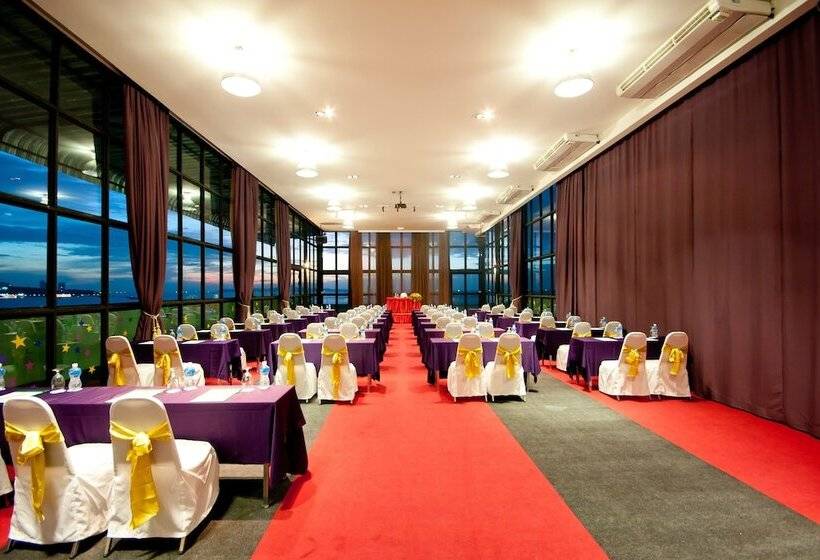 هتل Sandalay Resort