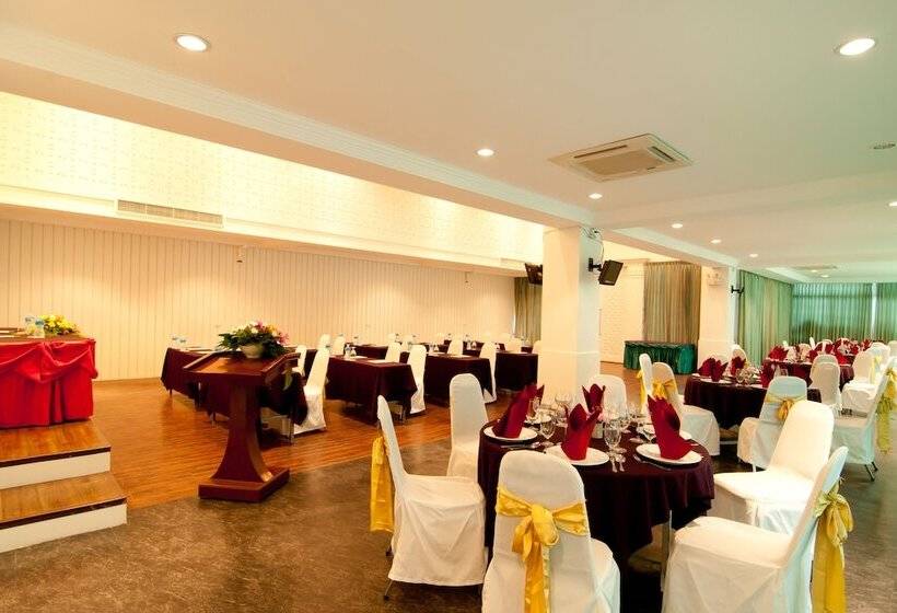 هتل Sandalay Resort