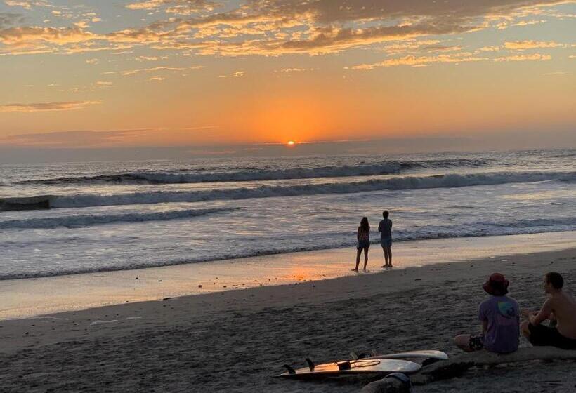 فندق Santa Teresa By The Beach