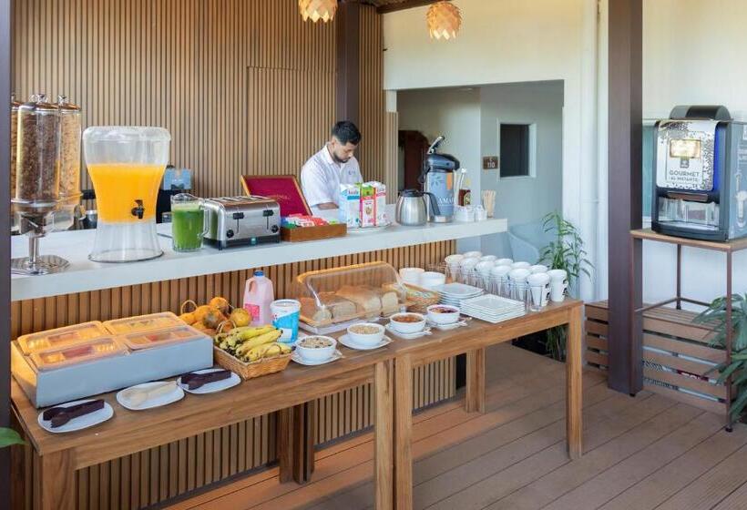 فندق Santa Teresa By The Beach