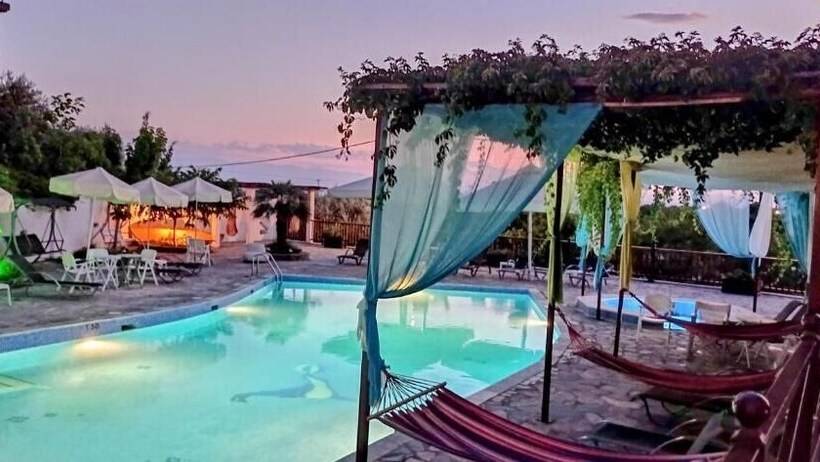 בית מלון כפרי Seralis