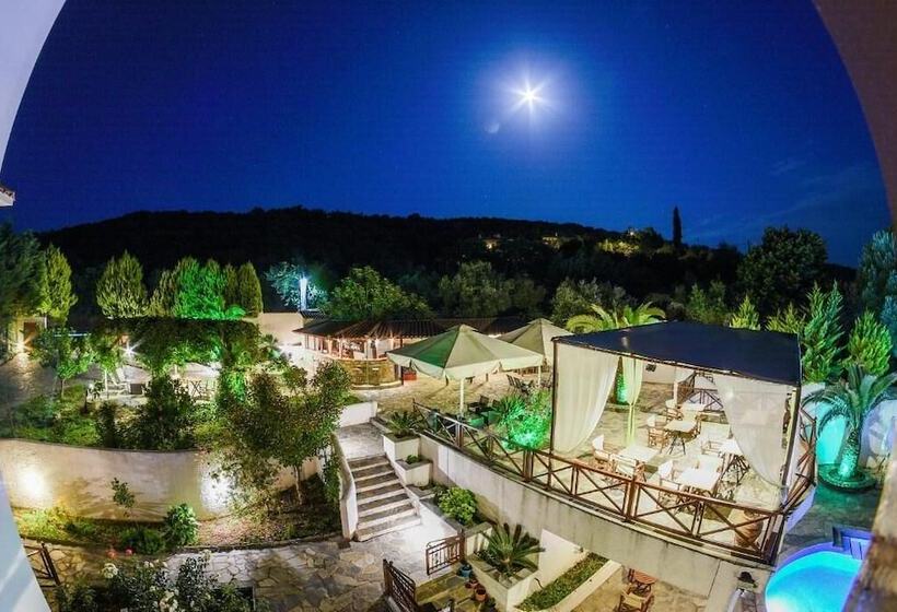 בית מלון כפרי Seralis