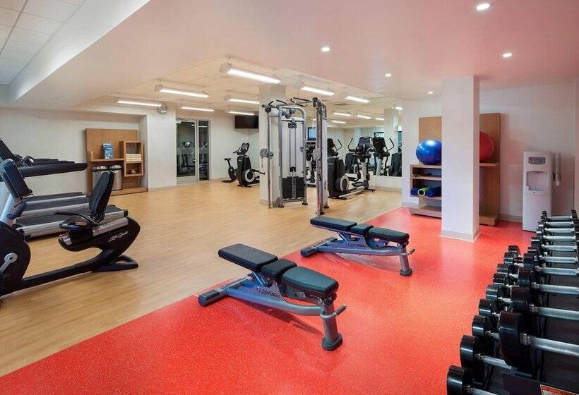 호텔 Sheraton Suites Philadelphia Airport