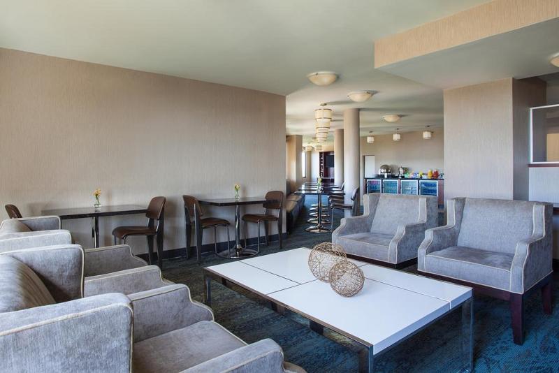 호텔 Sheraton Suites Philadelphia Airport