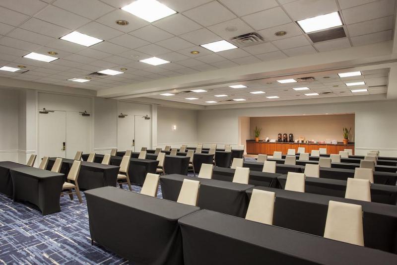 호텔 Sheraton Suites Philadelphia Airport