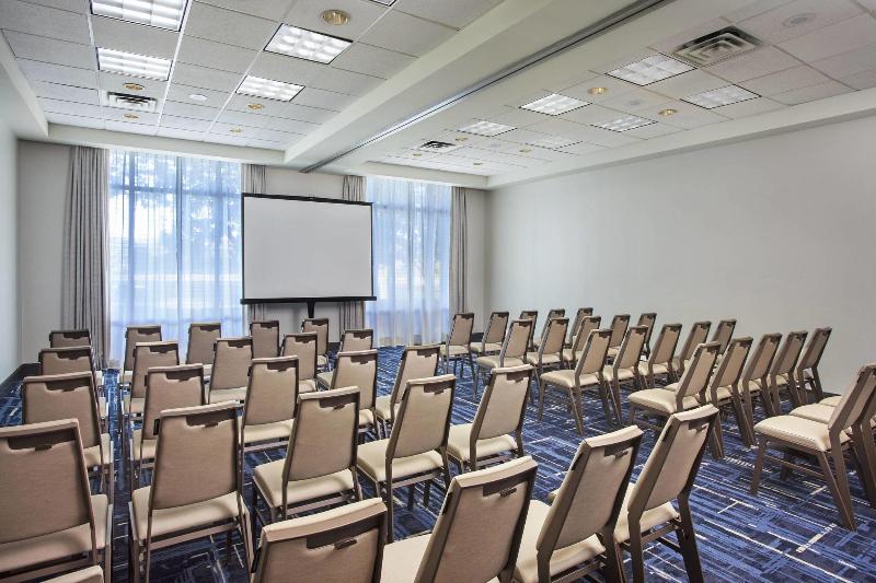 호텔 Sheraton Suites Philadelphia Airport