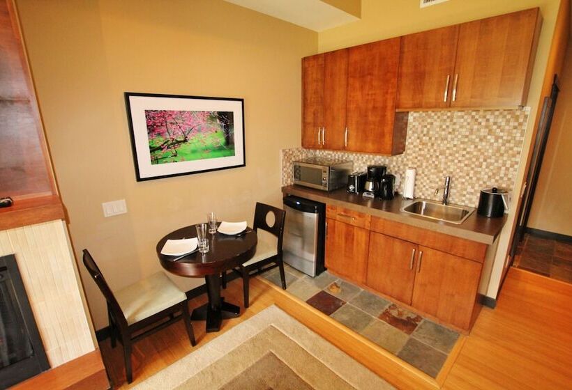 Отель Silver Creek Lodge