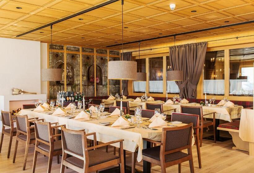 ホテル Steffisalp