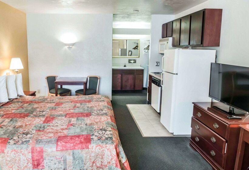 فندق Suburban Studios Tallahassee Near University