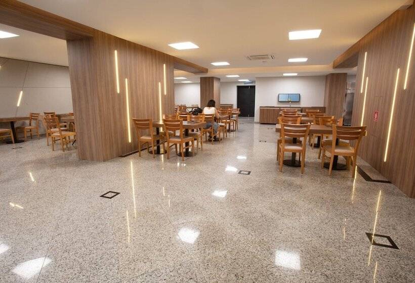 Summit Hotel Monaco